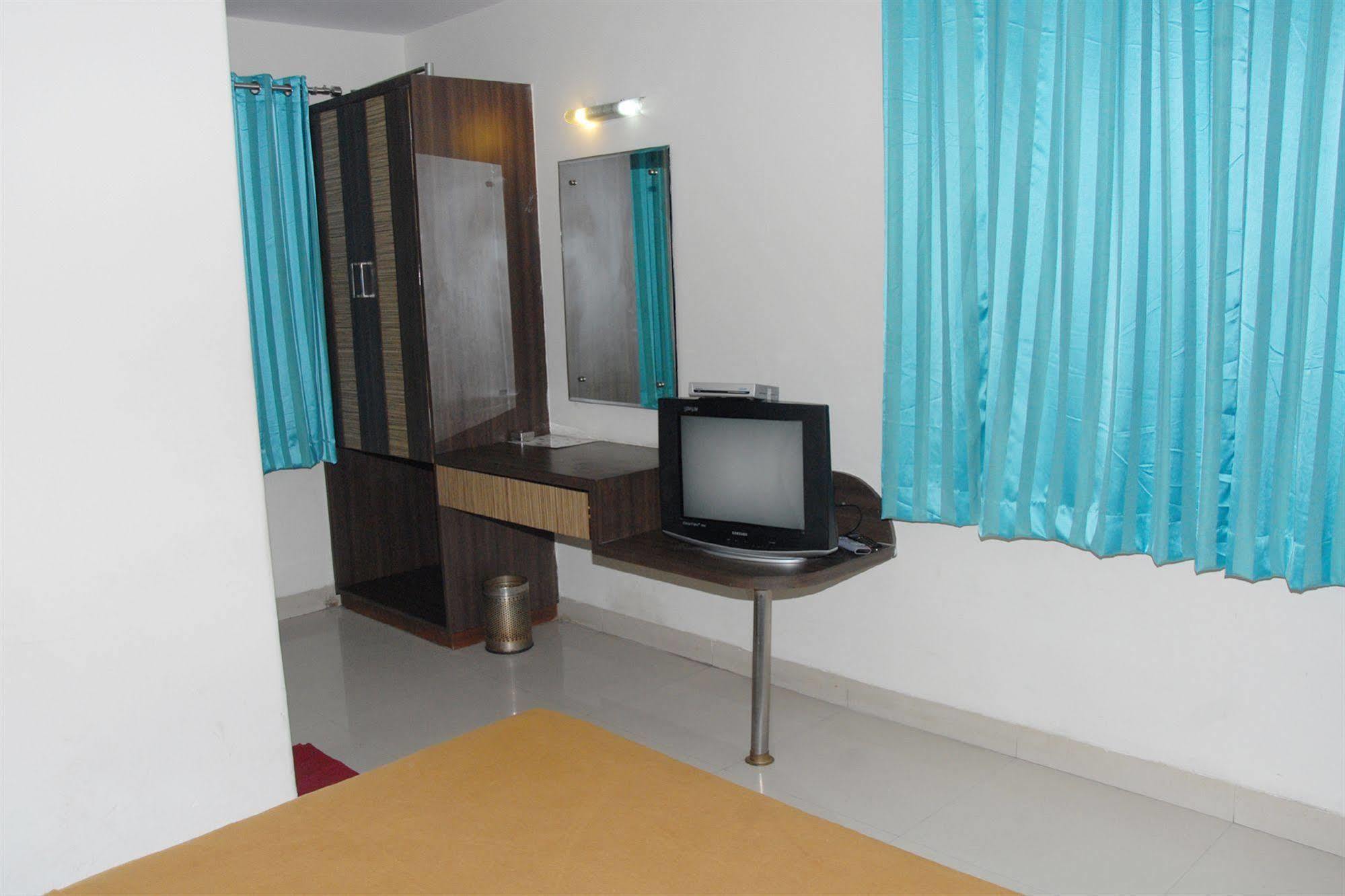 Hotel Enzo International Bangalore Esterno foto